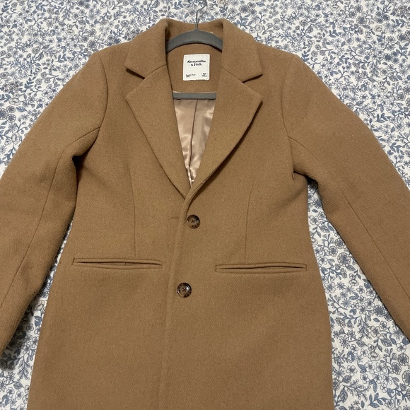 Tan Coat - Picture 1 of 3